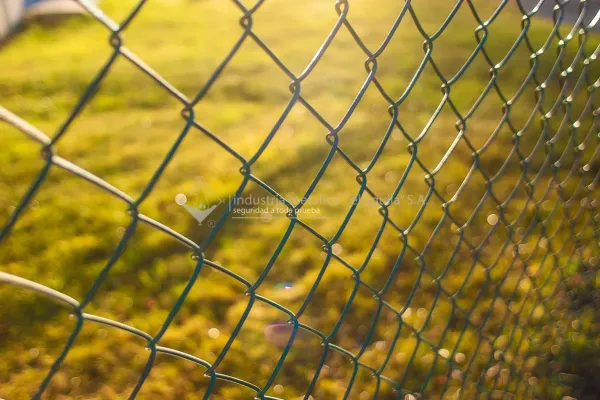 Cómo instalar malla ciclón paso a paso