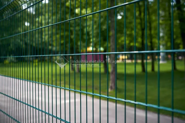 ¿Cuántos postes necesito para mi cerco? Guía y calculadora