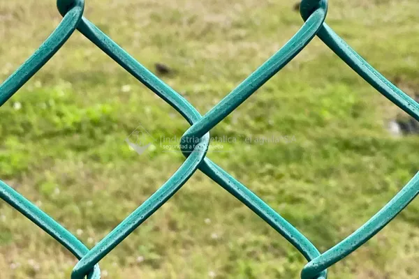 Malla galvanizada vs malla PVC: ¿cuál es mejor para su proyecto?